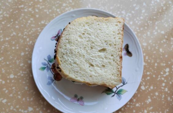 家常豆角煎蛋三明治做法，吃起来很美味哦